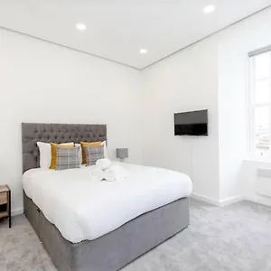 https://gorgeous-studio-at-the-heart-of-edinburgh-old-town.edinburghhotelsuk.org
