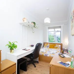 https://perfect-stay-in-edinburgh-minimalistic-room-in-the-cozy.edinburghhotelsuk.org