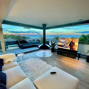 https://the-beach-hytte-stunning-sea-view-penthouse.bournemouth-hotels.org