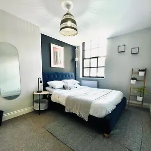 https://wessex-loft-town-centre-5-min-walk-from-beach.bournemouth-hotels.org